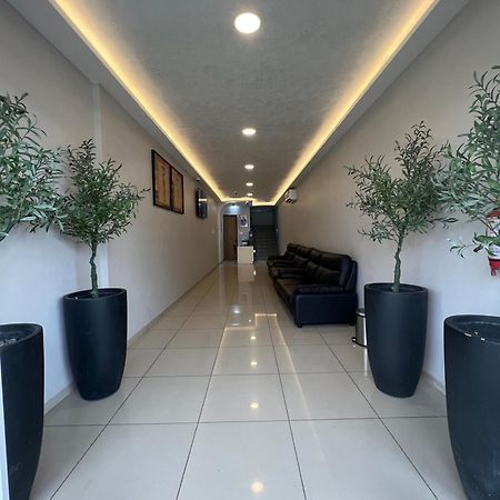 Ixoras Hotel Victoire Kinshasa Exteriör bild