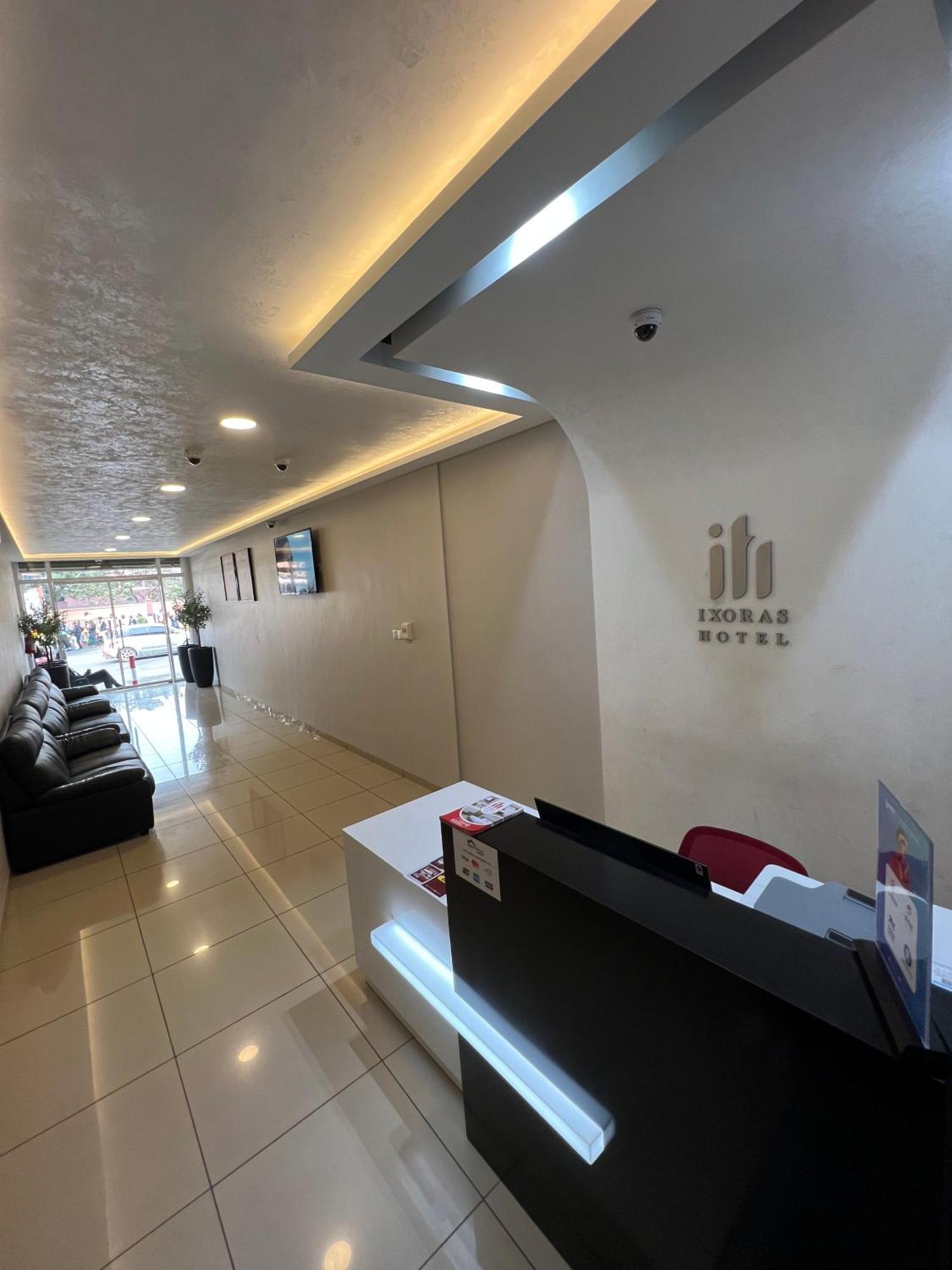 Ixoras Hotel Victoire Kinshasa Exteriör bild