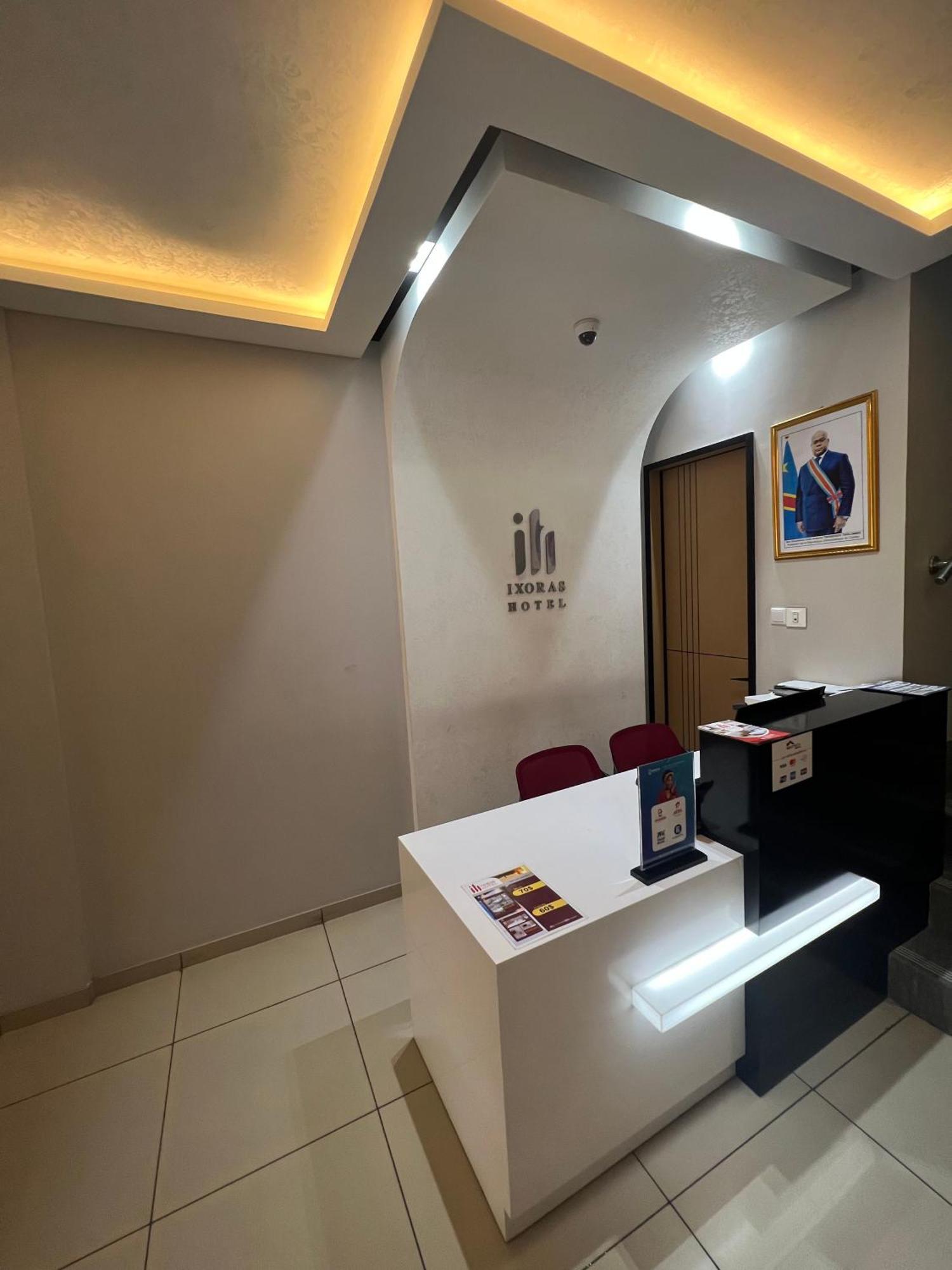 Ixoras Hotel Victoire Kinshasa Exteriör bild