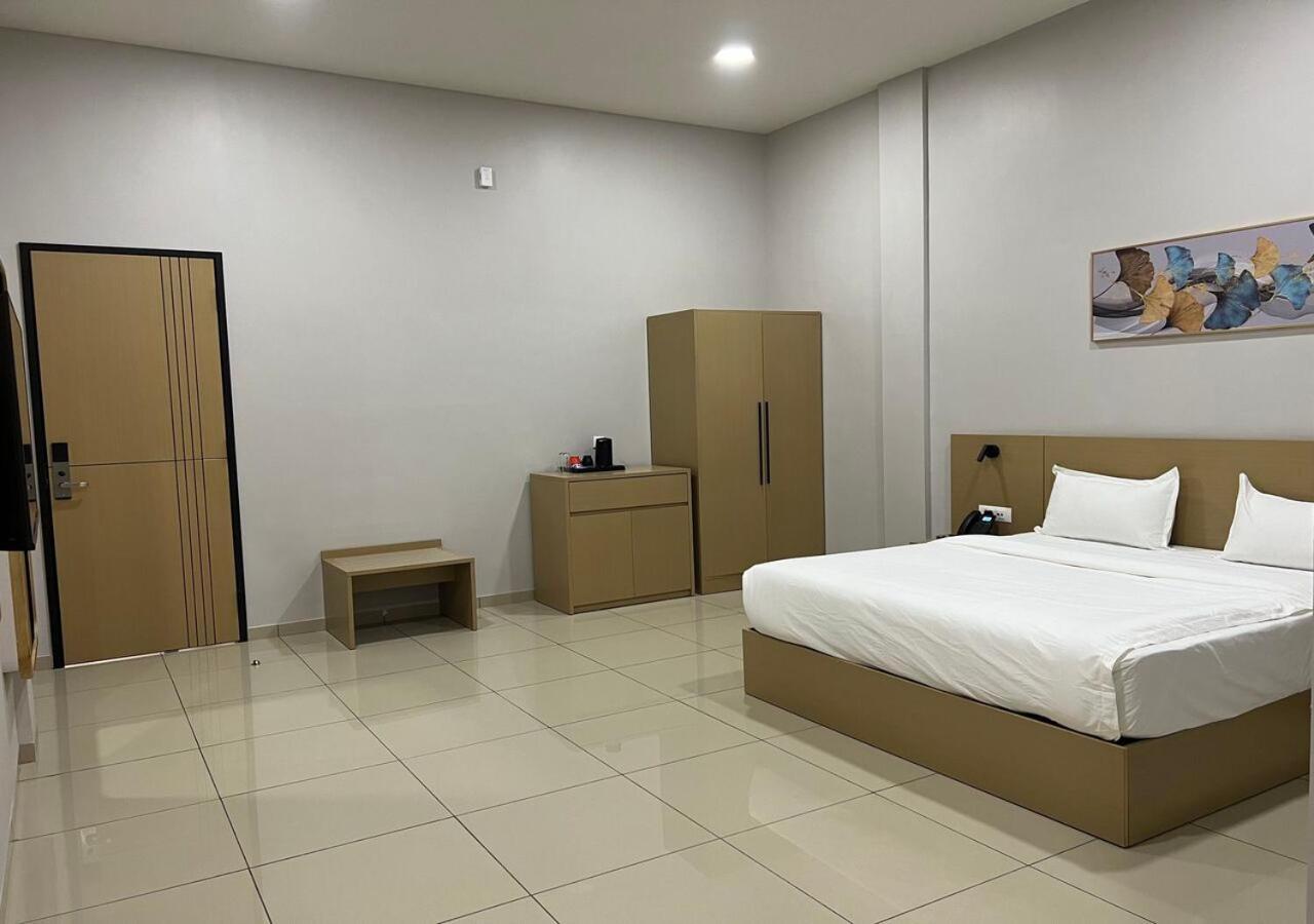 Ixoras Hotel Victoire Kinshasa Exteriör bild